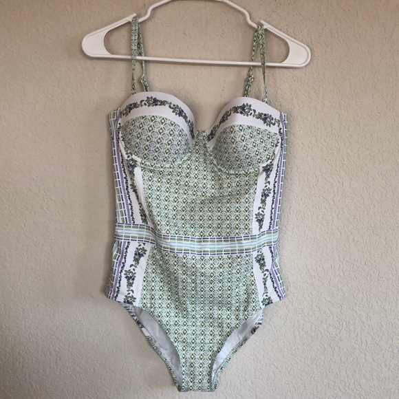 TORY BURCH
Lipsi printed underwired swimsuit - Picture 6 of 13